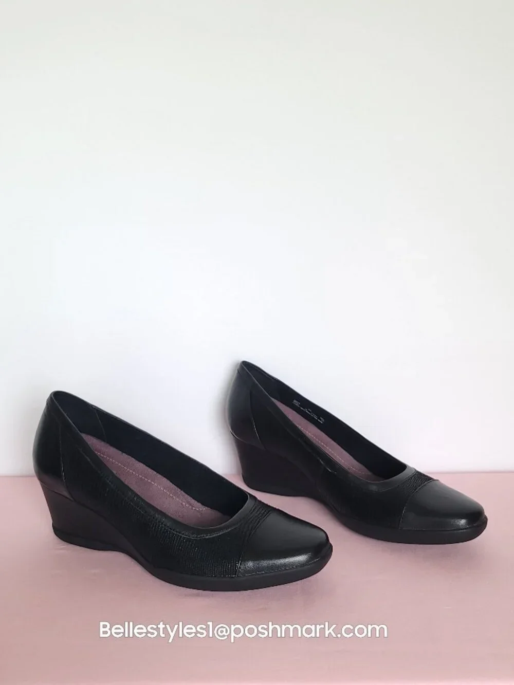 CLARKS Artisan Neala Moon Slip-On Wedge Pumps- Black color- Women's Size 9M⭐